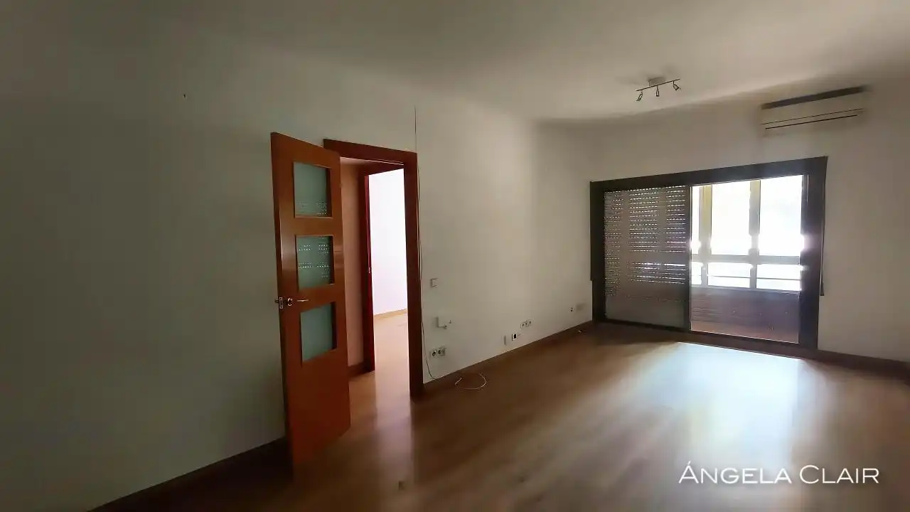 Living room of Flat for sale in Barcelona  with Air Conditioner, Heating and Parquet flooring