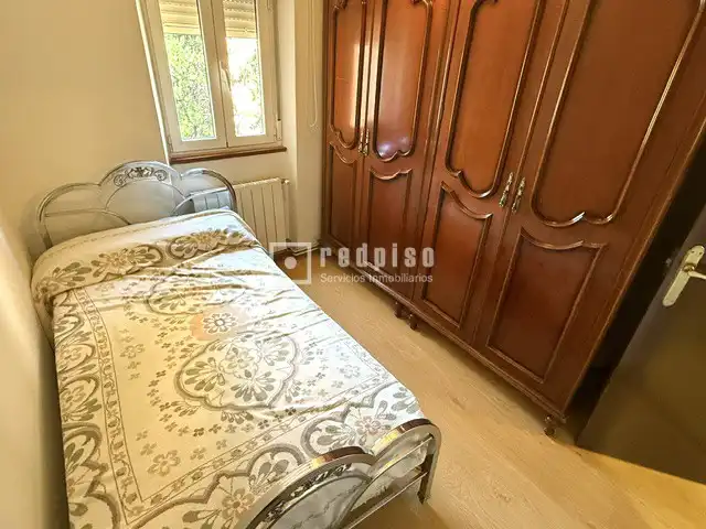 Habitación de Piso en venta en Madrid con Calefacción y Jardín privado