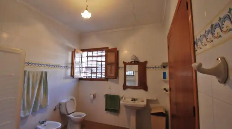 Bany de Casa o xalet en venda en Orihuela amb Terrassa i Balcó