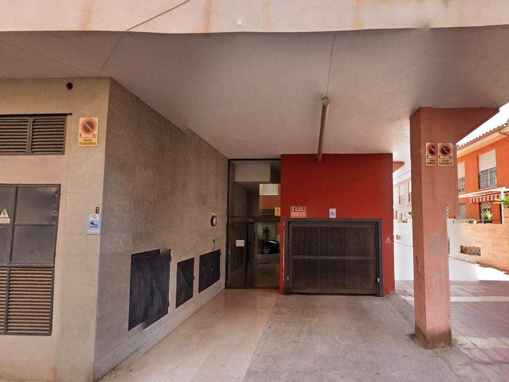 Garage for sale in Beniel