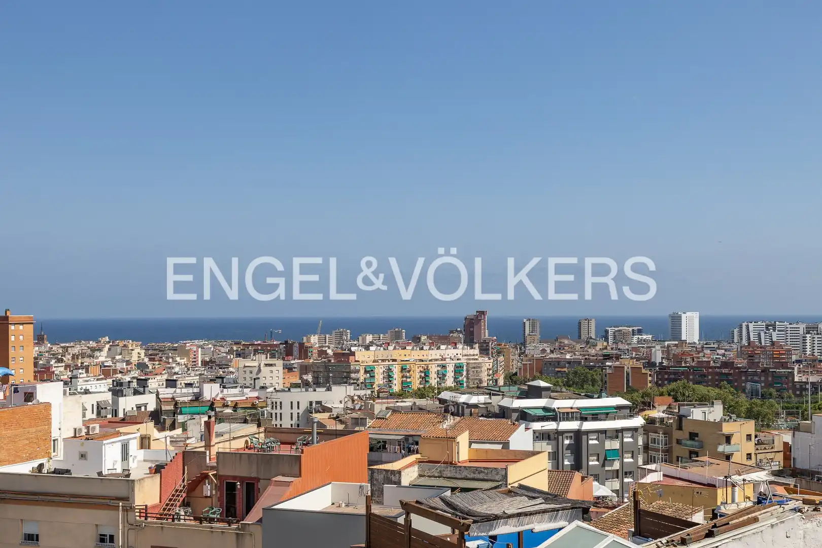Vista exterior de Àtic en venda en Badalona amb Aire condicionat, Calefacció i Terrassa