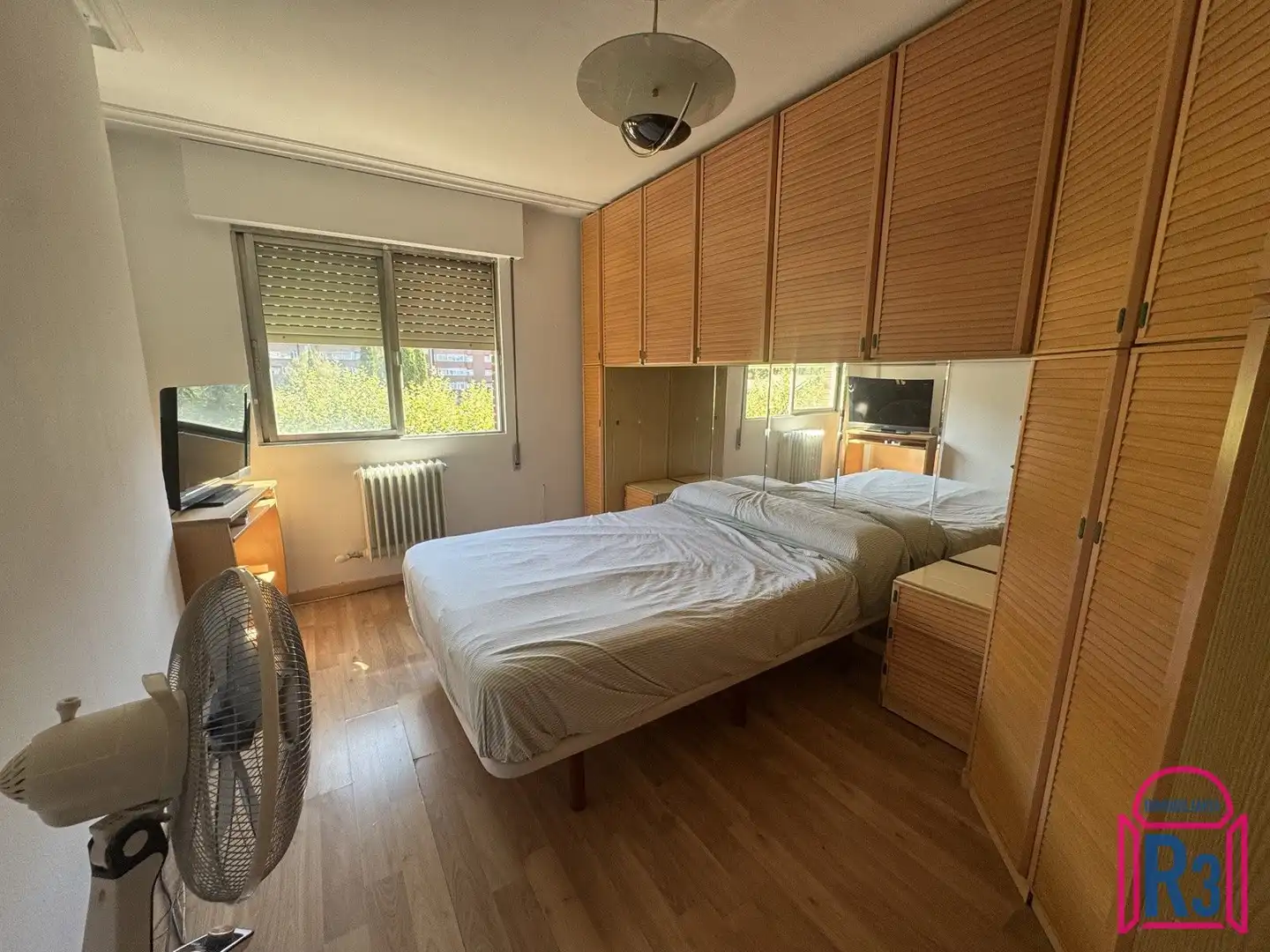 Dormitori de Apartament en venda en León Capital  amb Calefacció, Terrassa i Moblat