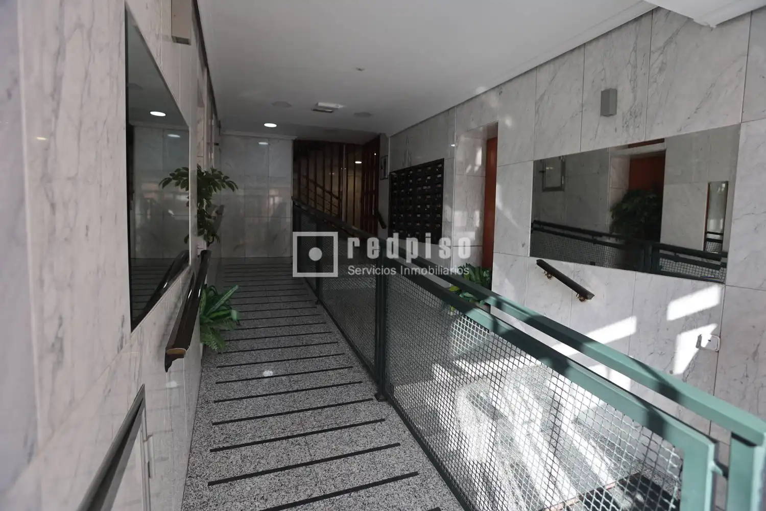Piso en venta en Madrid con Calefacción, Parquet y Terraza