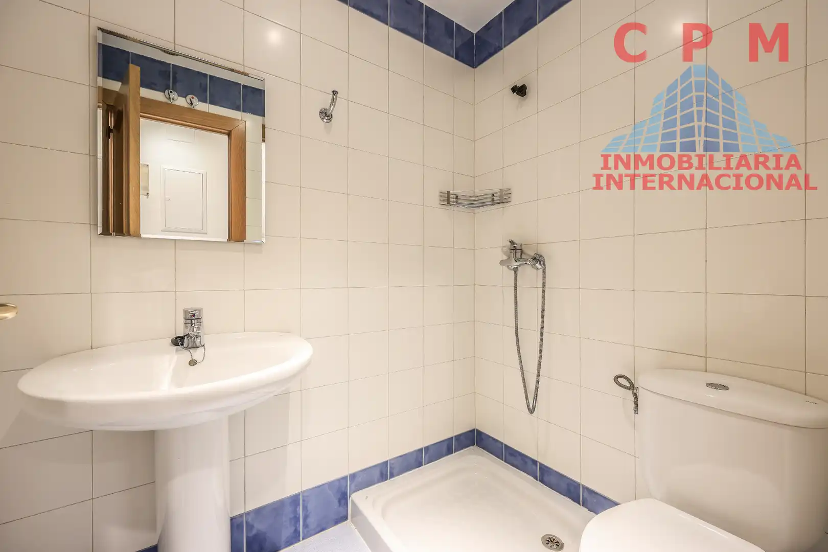 Bathroom of Houses for rent in Madrid  with Air Conditioner, Heating and Private garden