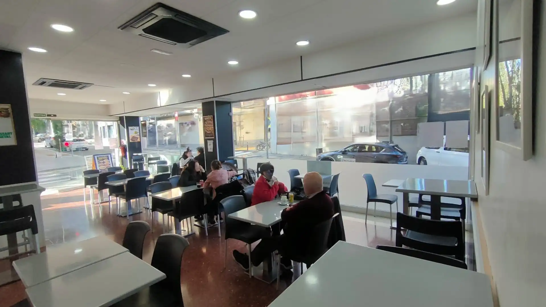 Local en traspaso en Barcelona con Aire acondicionado, Terraza y Amueblado