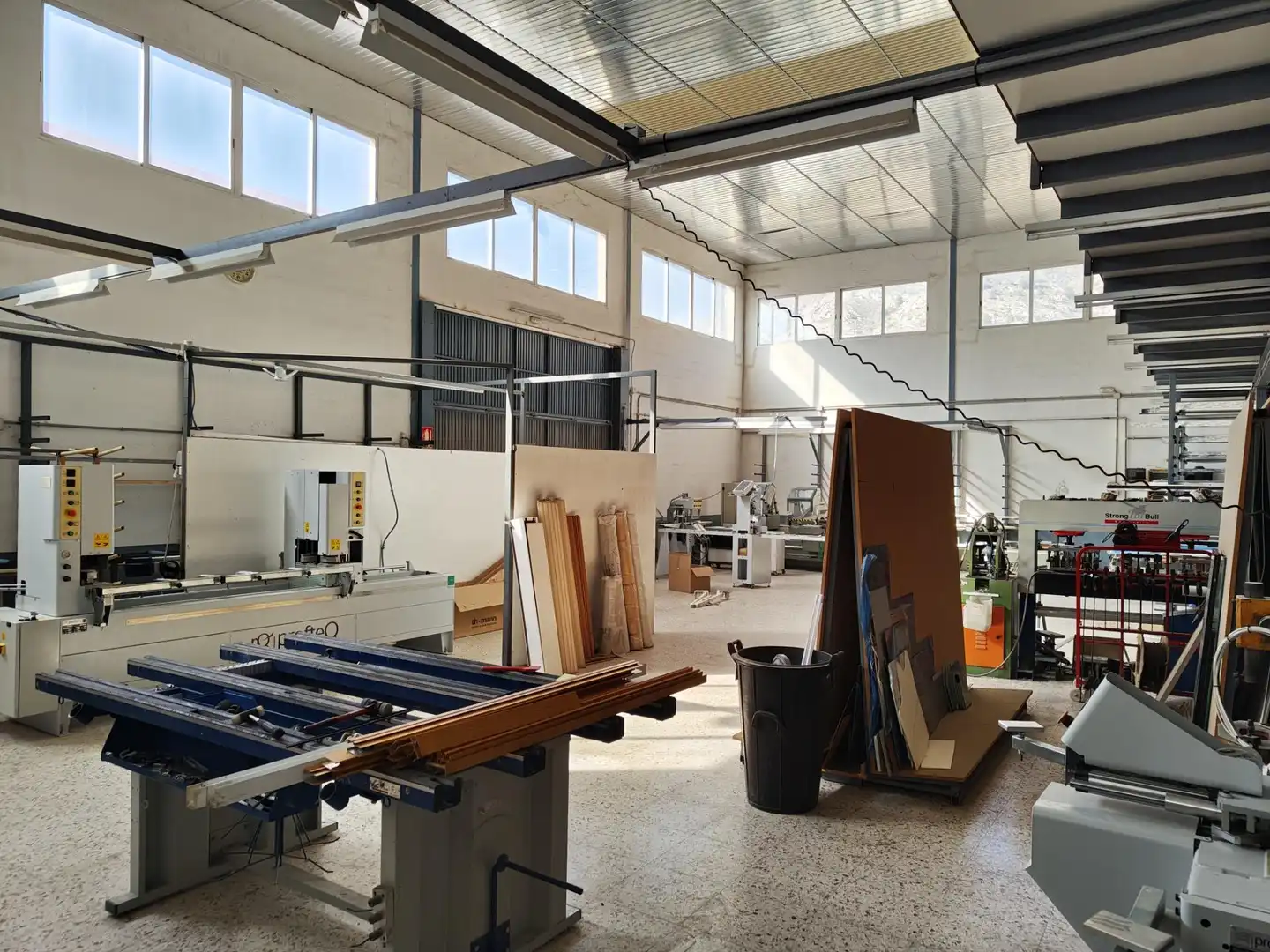 Nau industrial de lloguer en Elda