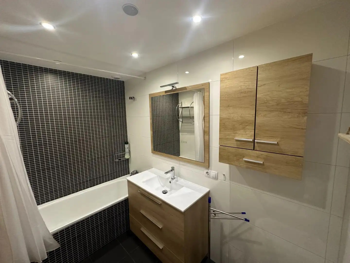 Bathroom of Flat for rent in Burgos  with Heating, Storage room and Furnished