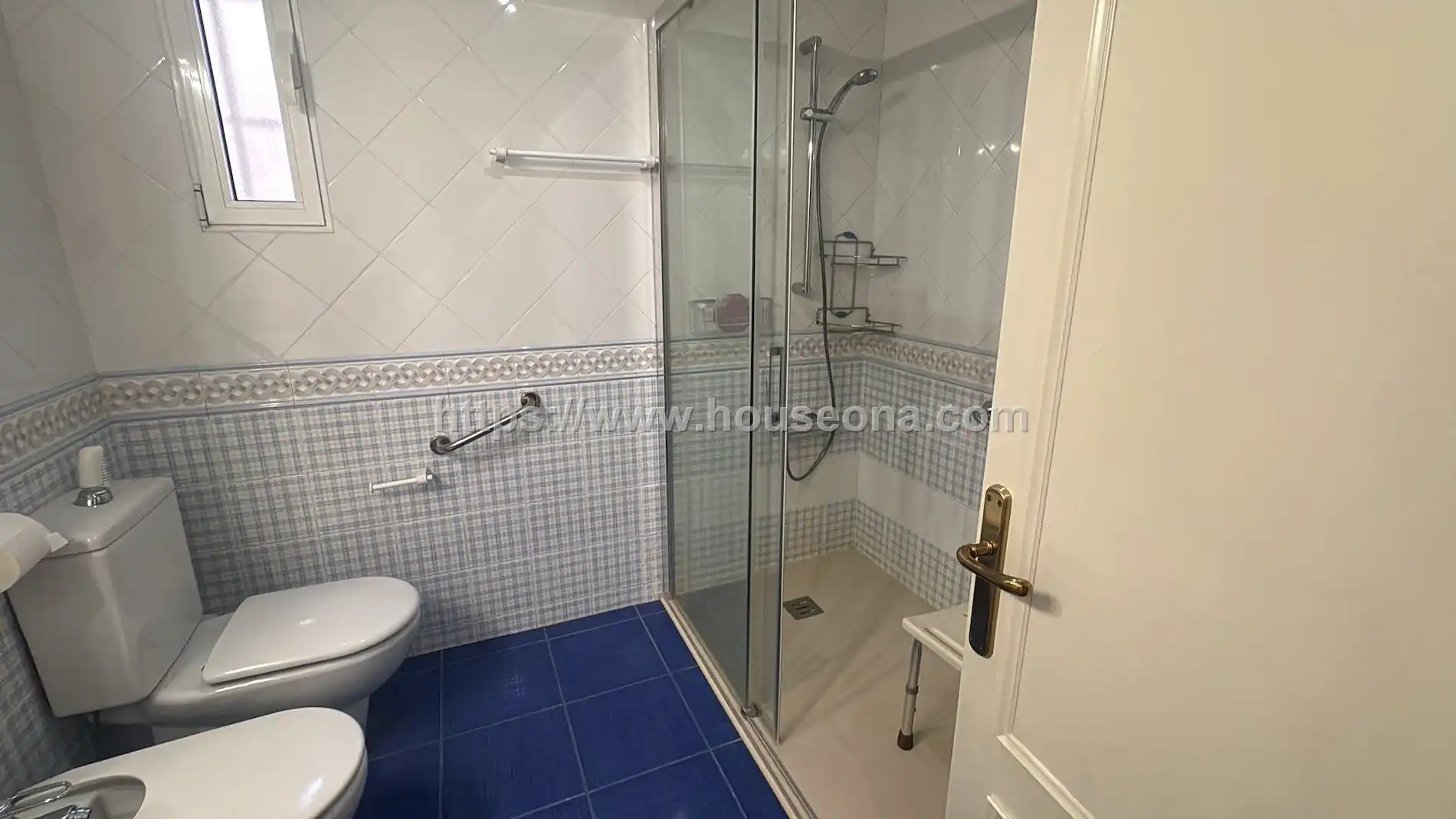 Badezimmer von Wohnung zum Verkauf in Bilbao  mit Heizung