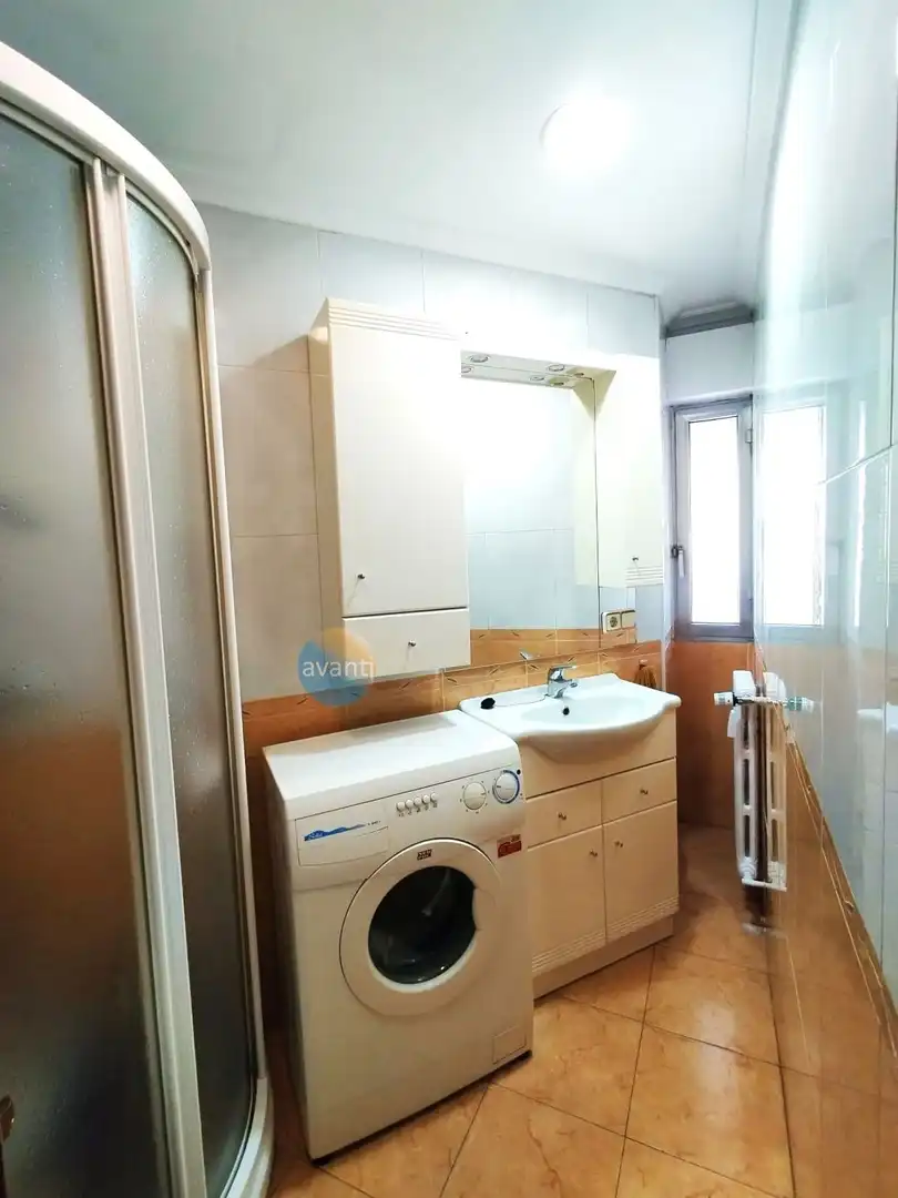 Baño de Piso de alquiler en Salamanca con Calefacción, Terraza y Amueblado