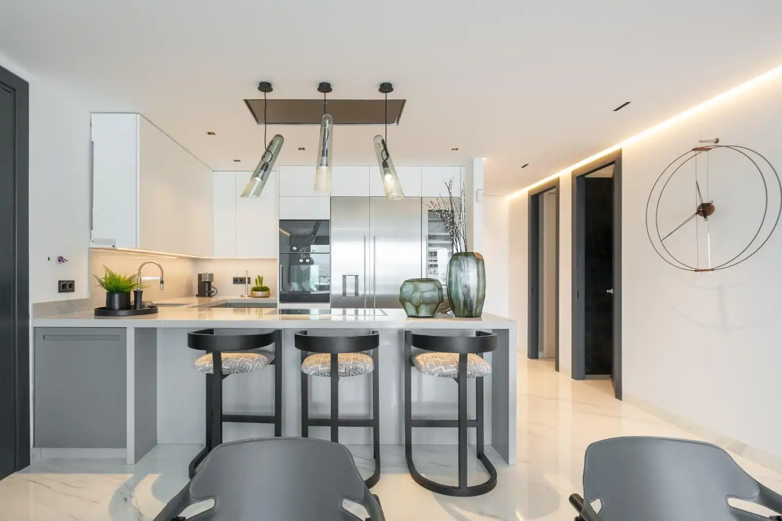 Kitchen of Flat for sale in Marbella  with Air Conditioner, Terrace and Oven
