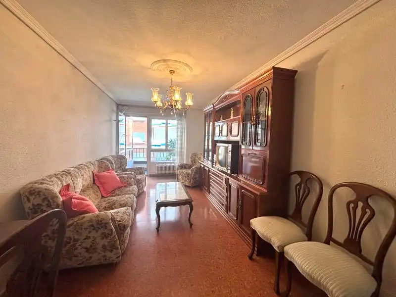 Piso con ascensor en venta en Circular, imagen 2