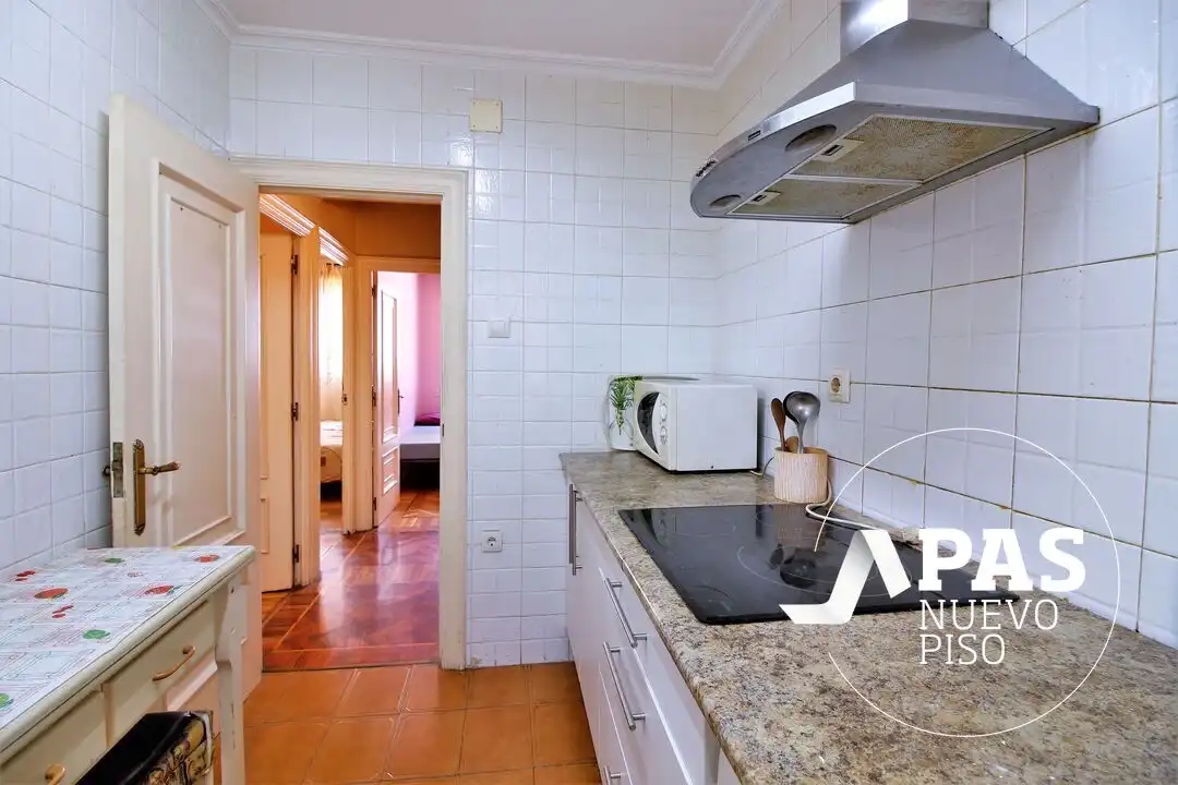 Kitchen of Flat for sale in Santander  with Heating and Parquet flooring