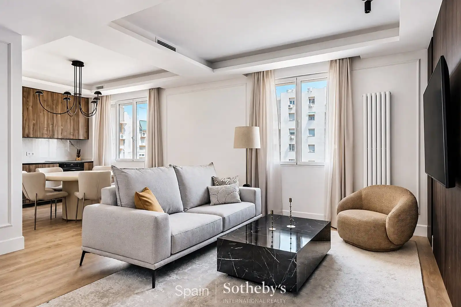 Sala d'estar de Apartament en venda en Madrid amb Aire condicionat