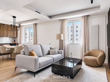 Apartament amb ascensor en venda a Calle del Alcalde Sainz de Baranda