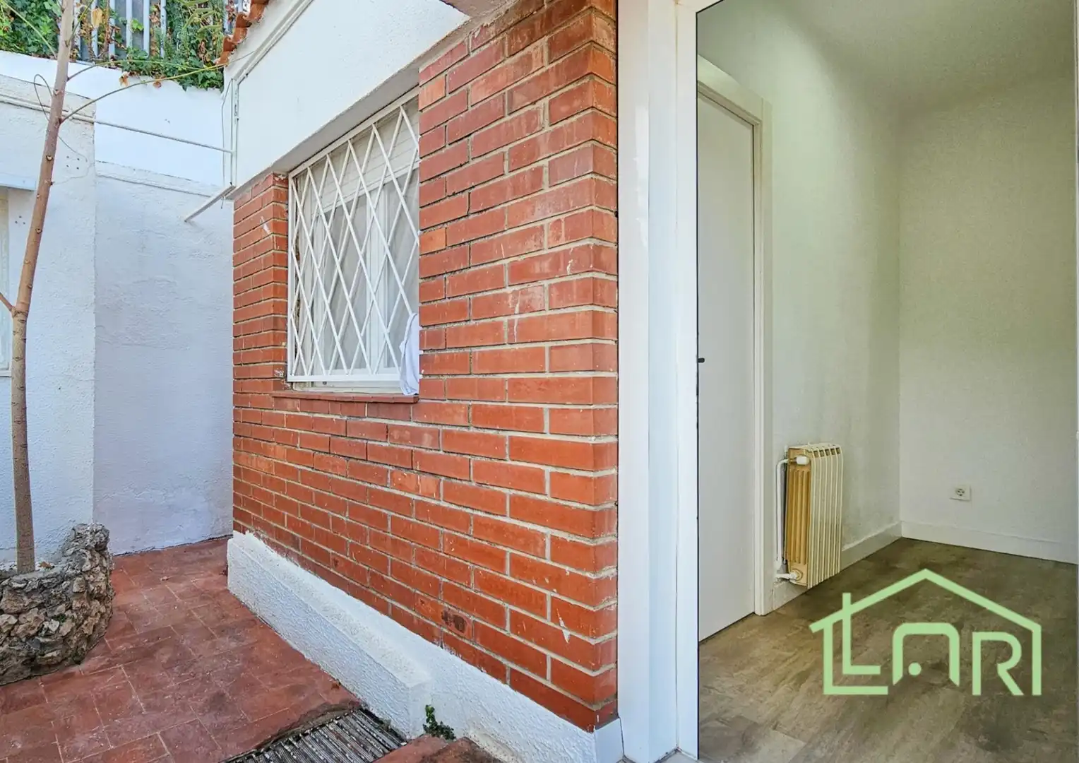 Vista exterior de Casa o xalet en venda en Sant Just Desvern amb Calefacció, Jardí privat i Parquet