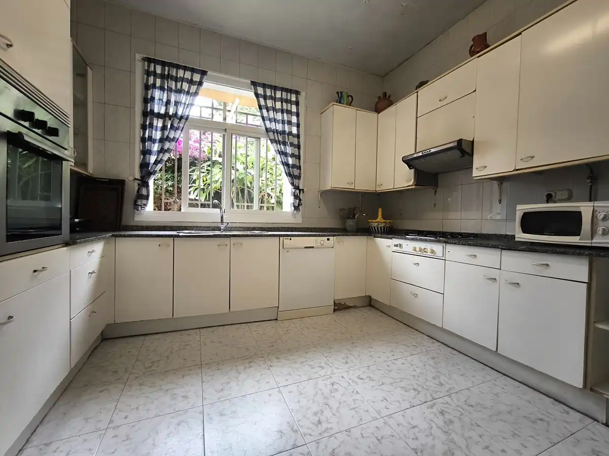 Cocina de Casa o chalet en venta en Vilagarcía de Arousa con Calefacción, Jardín privado y Parquet