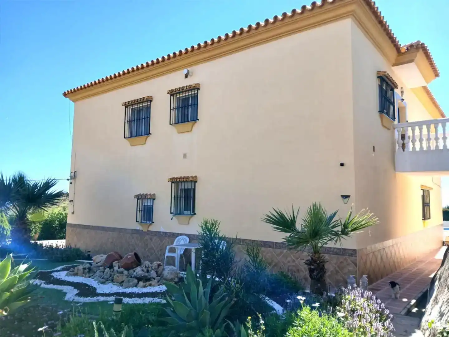 Vista exterior de Piso en venta en Vélez-Málaga con Piscina y Balcón