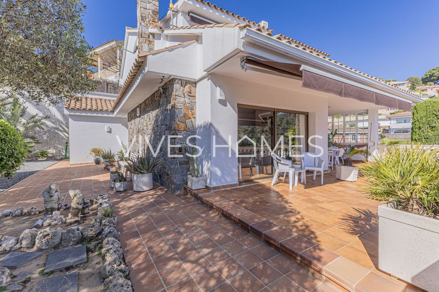 Vista exterior de Casa o xalet en venda en Cabrils amb Aire condicionat, Calefacció i Jardí privat