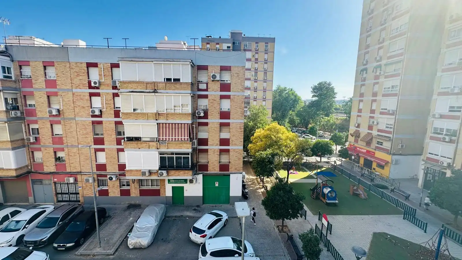 Vista exterior de Piso en venta en Sevilla con Aire acondicionado, Calefacción y Terraza
