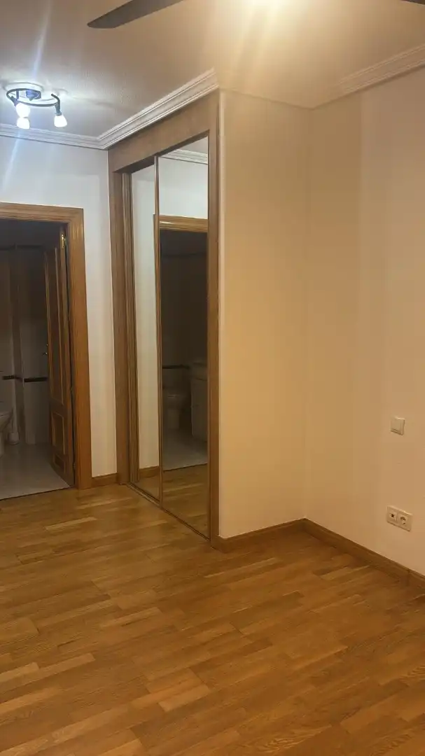 Dormitori de Pis de lloguer en Alcalá de Henares amb Aire condicionat, Calefacció i Parquet