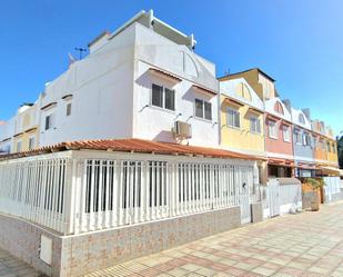 Vista exterior de Casa o xalet en venda en San Bartolomé de Tirajana amb Terrassa