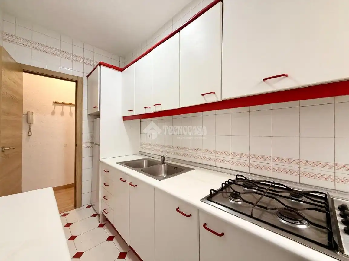 Kitchen of Flat for sale in Sevilla