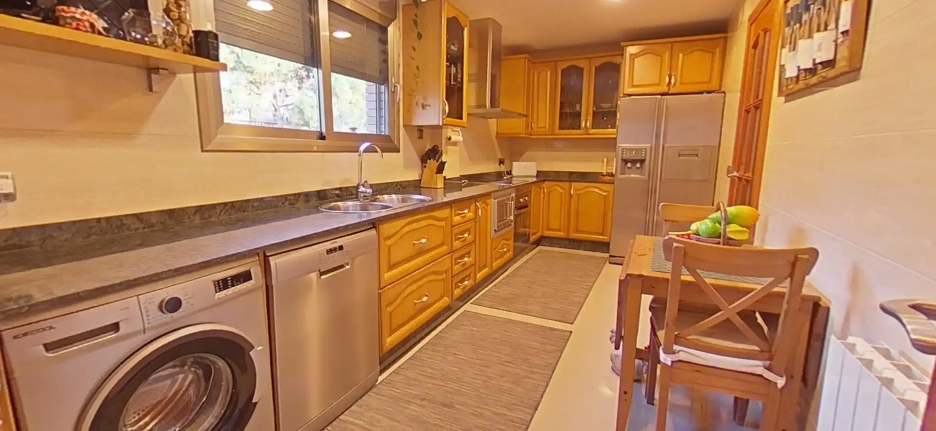 Cocina de Casa o chalet en venta en Sant Esteve Sesrovires con Aire acondicionado, Calefacción y Jardín privado