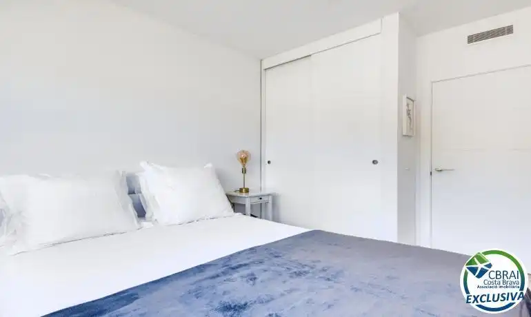 Habitación de Piso en venta en Roses con Calefacción, Horno y Microondas