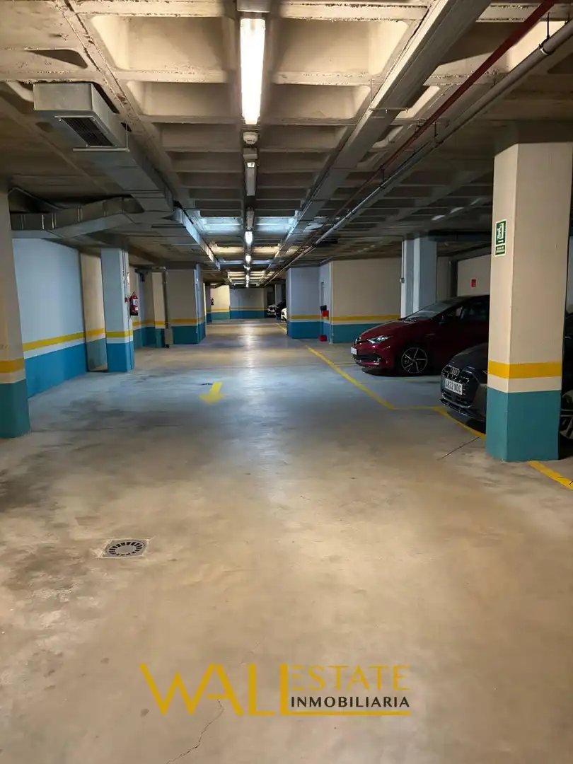 Parkplatz von Garage zum Verkauf in Madrid