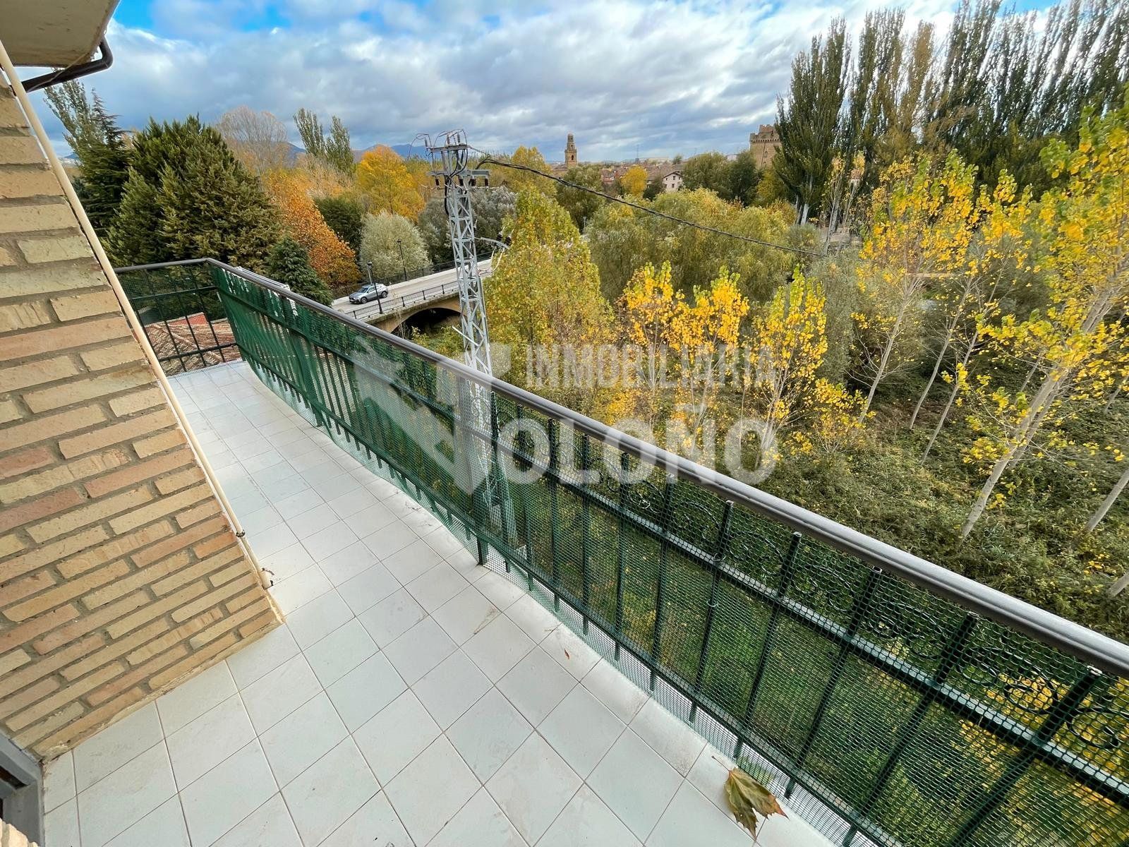 Terrace of Flat for sale in Anguciana  with Terrace, Furnished and Oven