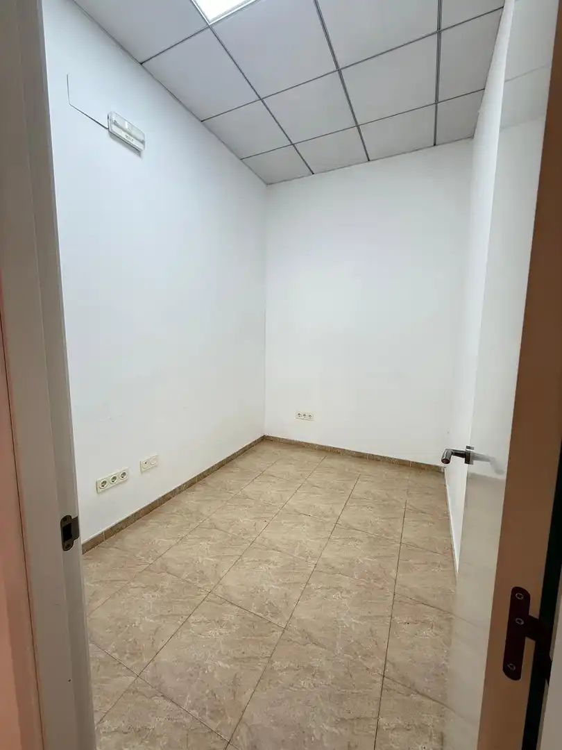 Business premises to rent in Carrer Carrer Pau Casals, imagen 17