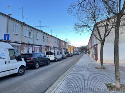 Exterior view of Single-family semi-detached for sale in Burgos Capital  with Heating, Terrace and Storage room