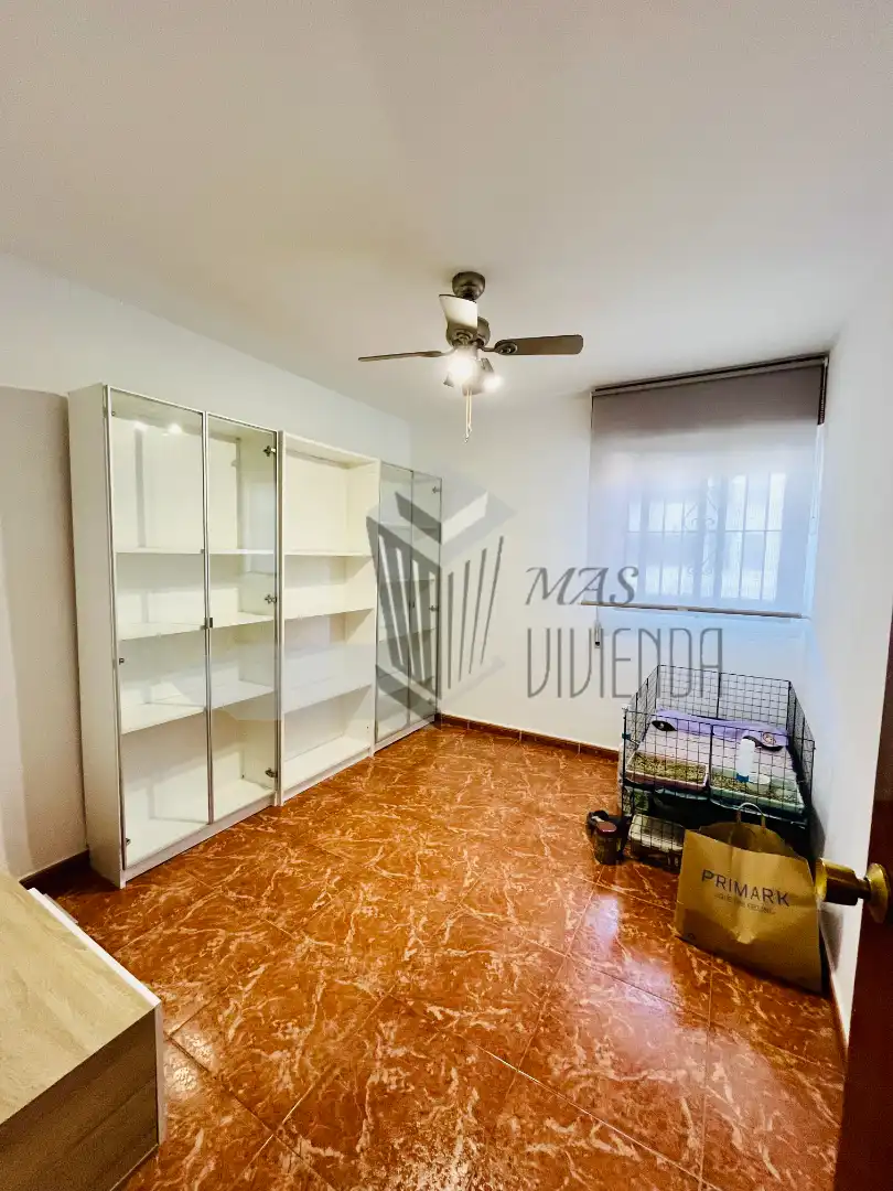 Cocina de Piso en venta en La Línea de la Concepción con Amueblado y Piscina comunitaria