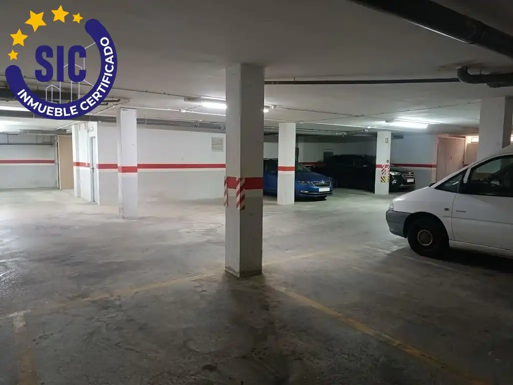 Aparcament de Garatge en venda en La Pobla Llarga