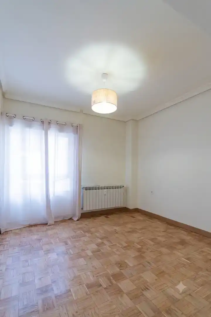 Schlafzimmer von Wohnung zur Miete in  Madrid Capital mit Klimaanlage