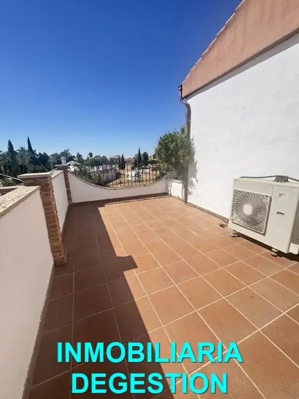Casa adosada en venta en Linarejos