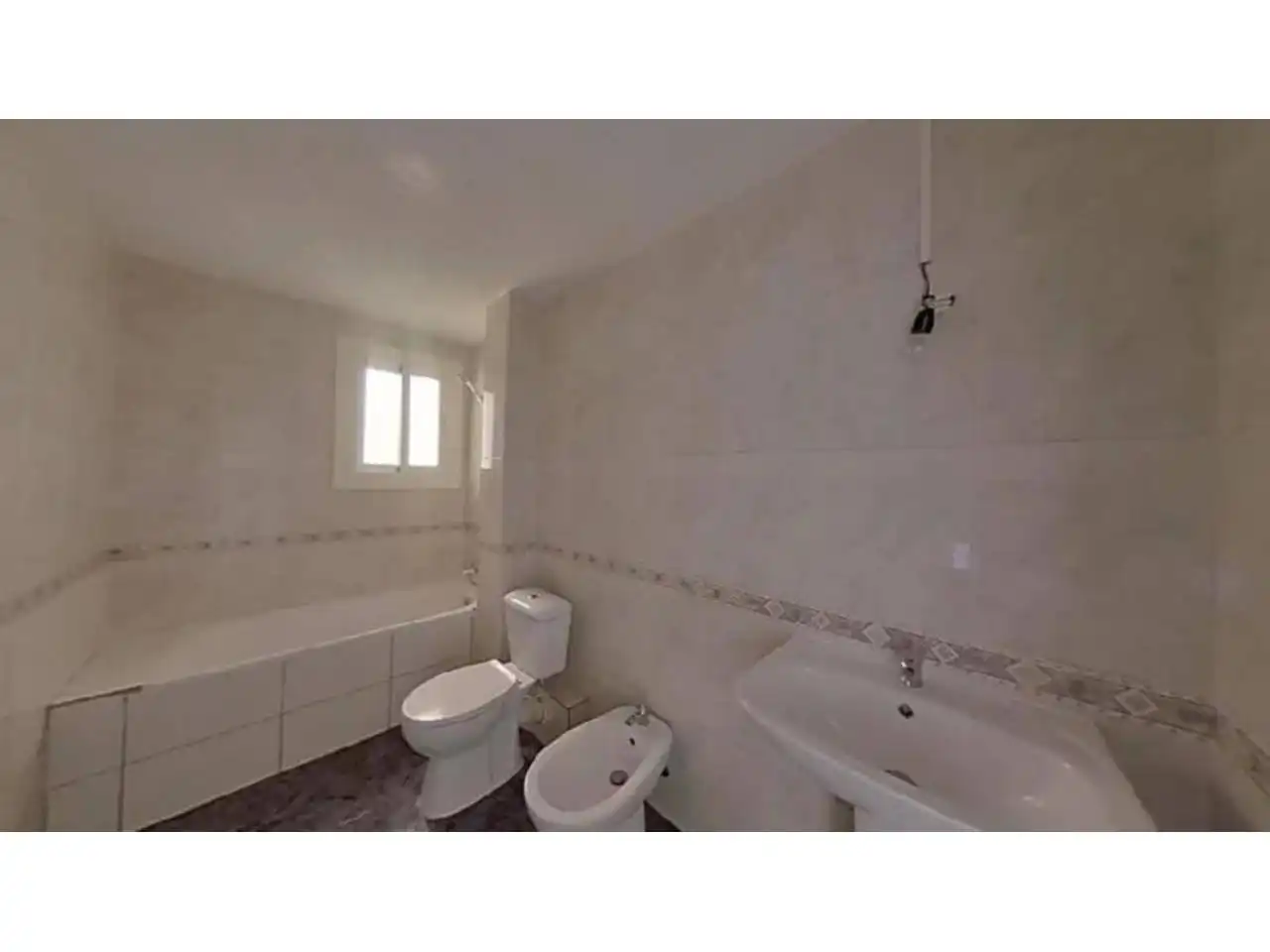 Badezimmer von Wohnung zum Verkauf in Santa Coloma de Gramenet