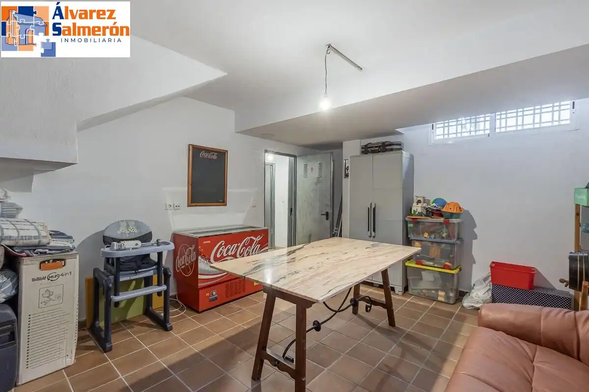 Casa o chalet en venta en Huétor Vega con Terraza, Piscina y Balcón