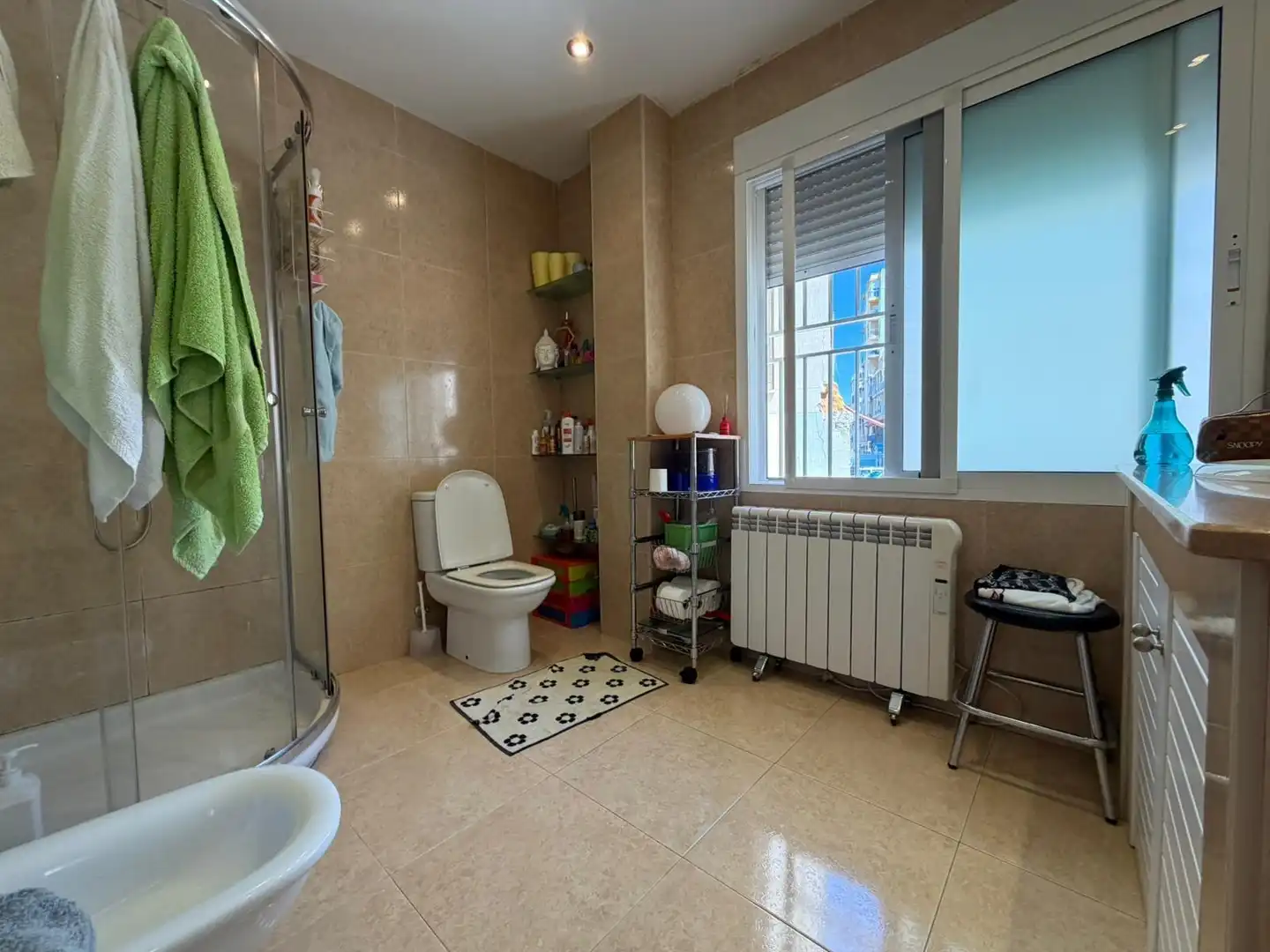 Badezimmer von Erdgeschoss zum Verkauf in Águilas mit Klimaanlage, Terrasse und Möbliert