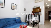 Sala d'estar de Apartament en venda en Guardamar del Segura amb Aire condicionat, Moblat i Balcó