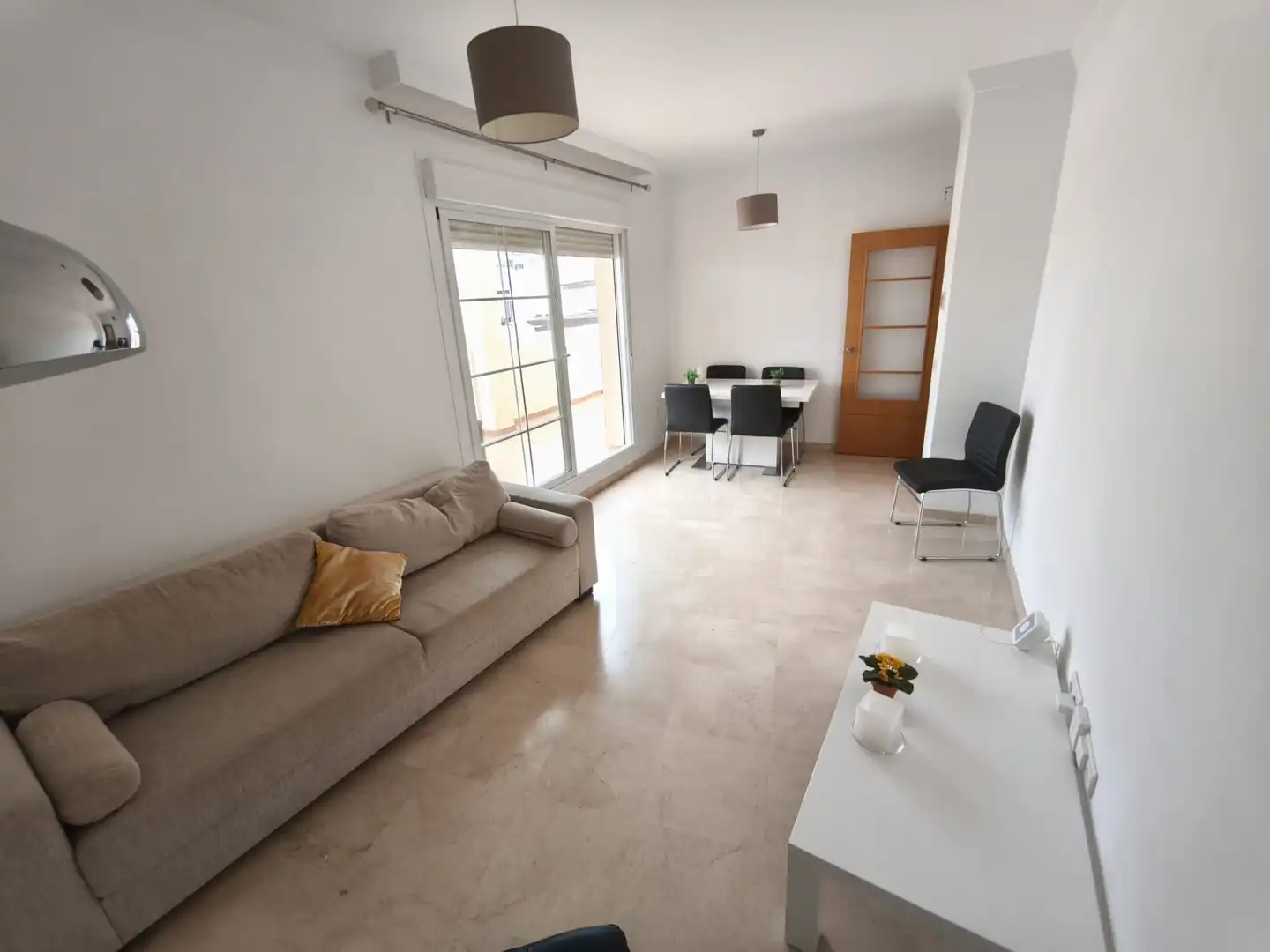 Sala de estar de Ático en venta en Benalmádena con Aire acondicionado, Terraza y Trastero