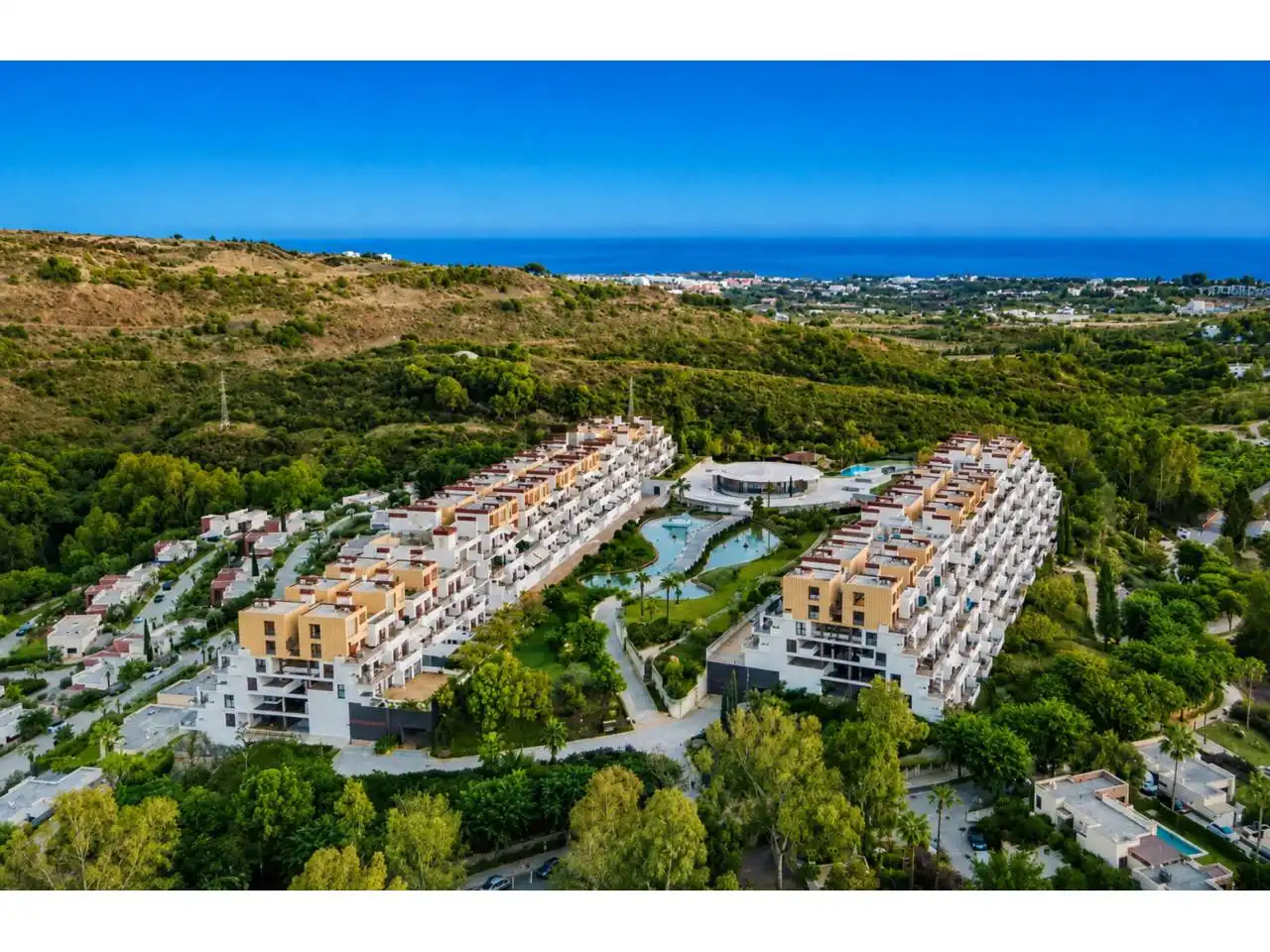 Vista exterior de Pis en venda en Benahavís amb Aire condicionat, Terrassa i Traster