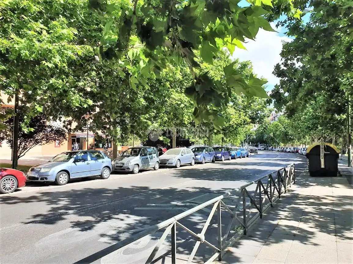 Vista exterior de Pis de lloguer en Madrid amb Calefacció i Terrassa