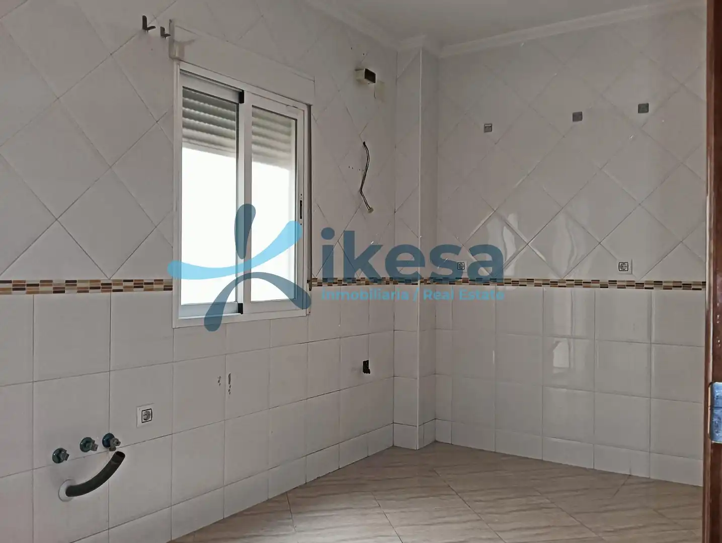 Kitchen of Flat for sale in Huelma  with Balcony