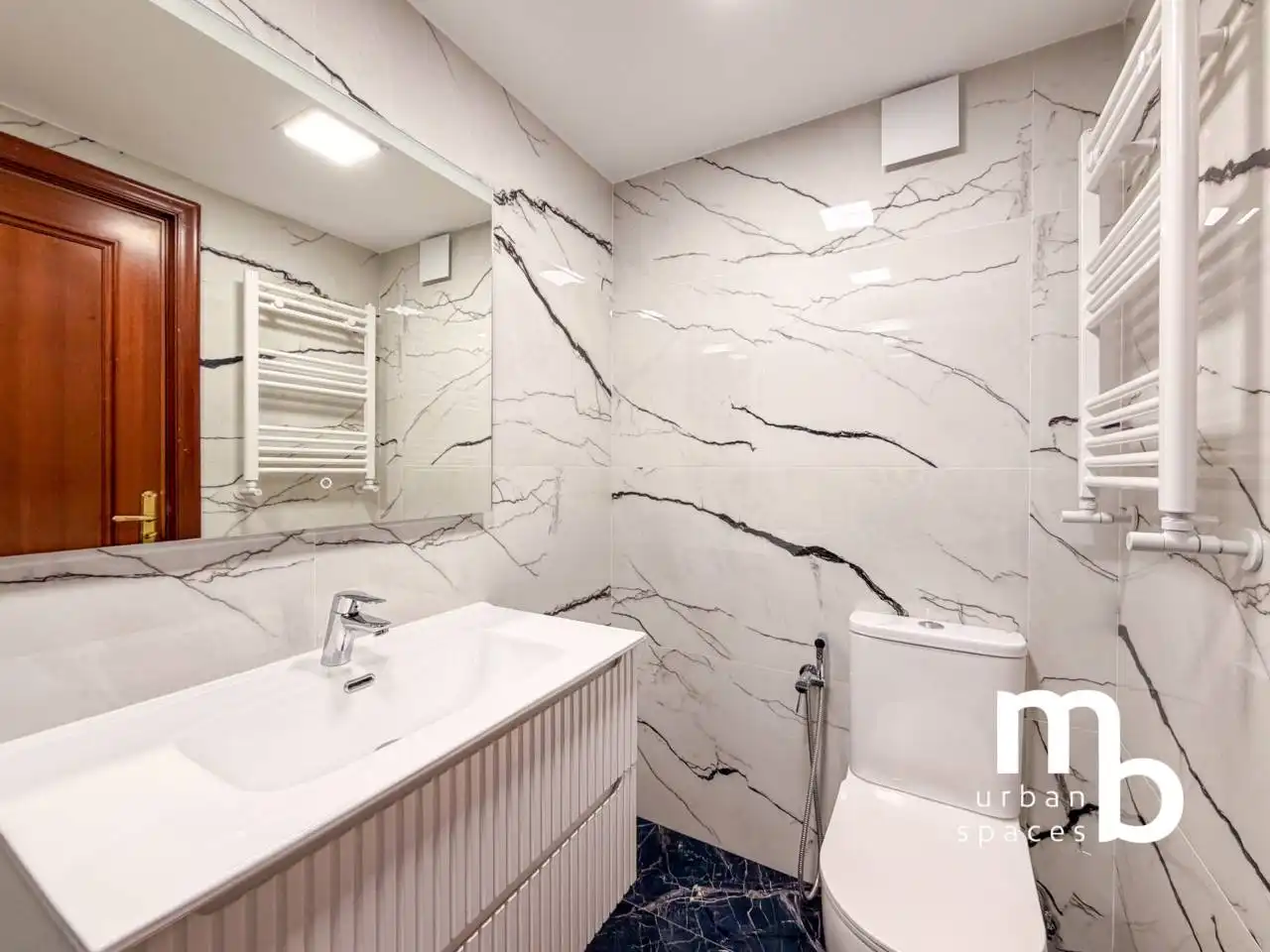 Bathroom of Flat for rent in Fuencarral - El Pardo