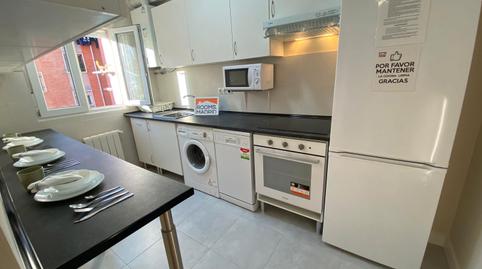 Photo 2 of Flat to share in Calle Pico de Alba, 2, Palomeras Bajas, Madrid
