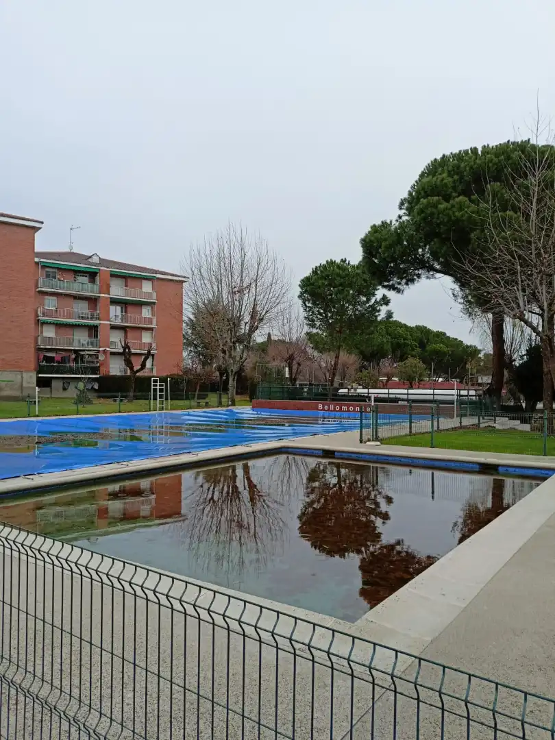 Schwimmbecken von Wohnung zum Verkauf in Chapinería mit Gemeinschaftspool