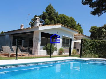 Villa avec piscine à louer à Vistahermosa - Fuentebravía
