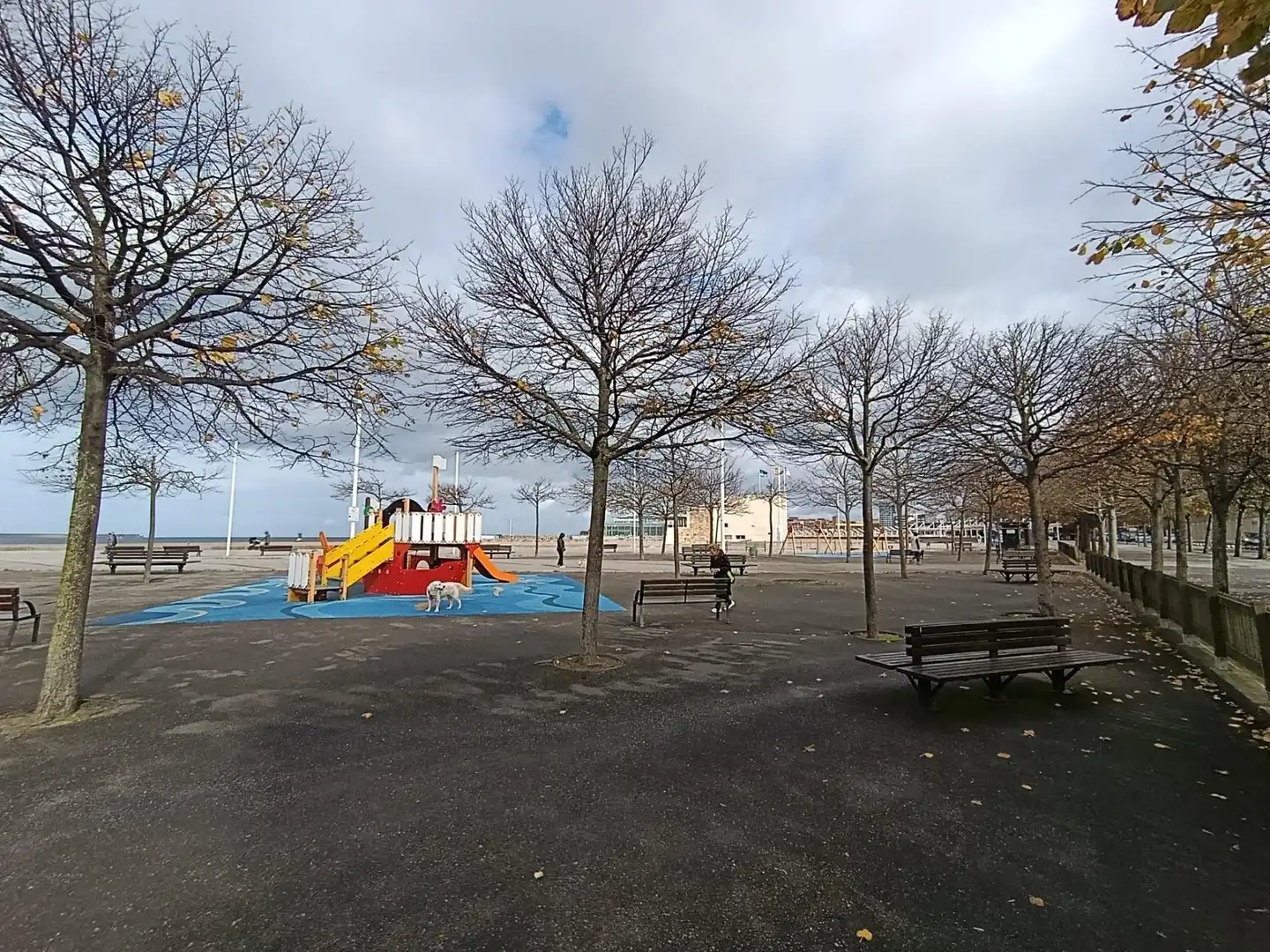 Vista exterior de Pis en venda en Gijón  amb Terrassa, Traster i Moblat