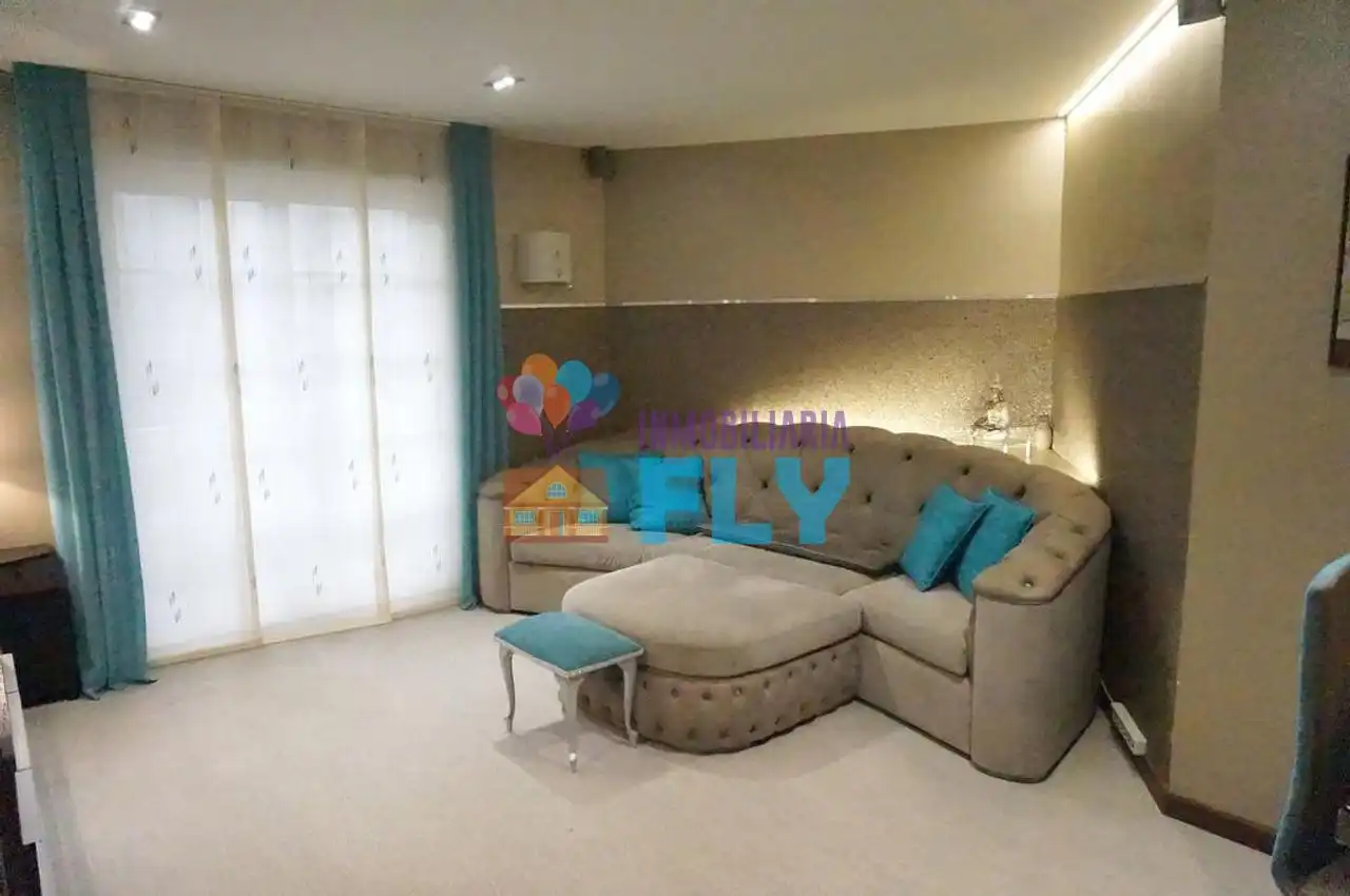Living room of Flat for sale in Pontevedra Capital   with Heating, Terrace and Storage room